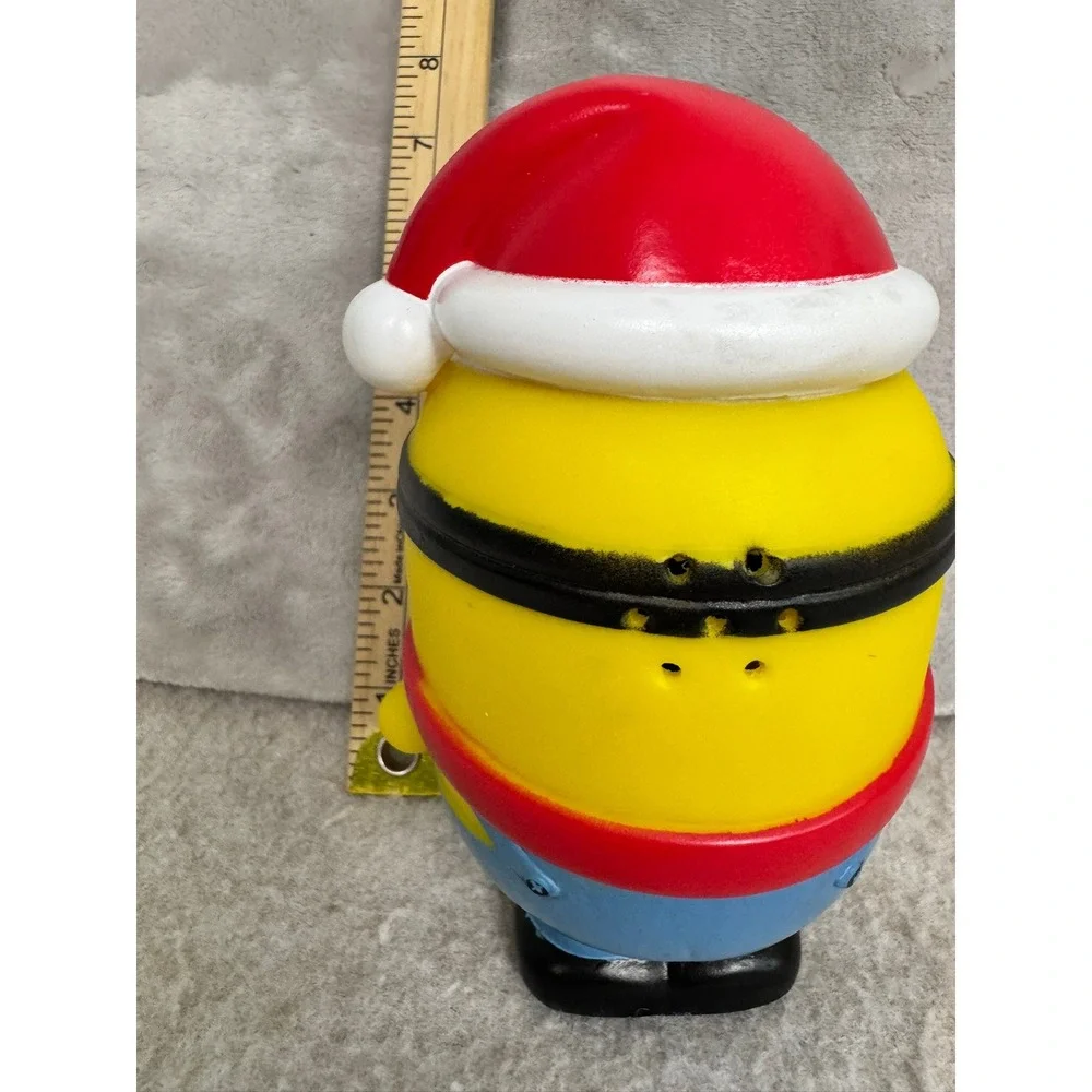 Despicable Me Minion Christmas Santa‎ Hat Scarf Figure Toy Universal Studios